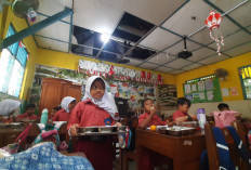 Miris! Sekolah Tua di Tengah Kota Semarang Nyaris Ambruk, 298 Siswa SD Pendrikan Lor 02 Dibayangi  Atap Lapuk