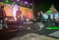 Kerja Urus Air Hobi Bikin Lagu, Leydenk Band Unjuk Gigi di Batang Art Festival 2026