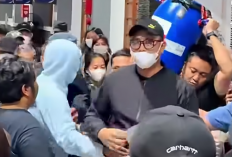 Sempat Jadi Tontonan Pengunjung Stasiun KA, Ternyata Tong Biru Diangkut KPK Berisi Uang OTT Bupati Klaten