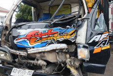 Terjadi Lagi Karena Rem Blong, Truk Ayam Sundul KBM Arah Solo Hingga Ringsek di Salip Putih Salatiga
