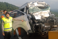 Kecelakaan Rombongan Guru di Tol Ungaran, 5 Orang Dirujuk ke RS Elizabeth Semarang