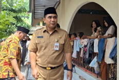 Taj Yasin Kunjungi Pengungsi Banjir Pekalongan, Janjikan Penanganan Sungai di 2026