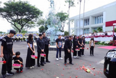 Ribuan Pelayat Iringi Bambang Hartono dari GOR Djarum Kudus ke 