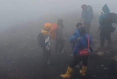 Cuaca dan Medan Sulit, Jenazah Syafiq Ali Masih Tertahan di Gunung Slamet