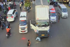 Truk Boks Vs Motor di Tugu Wisnu Solo, Kendaraan Terseret Puluhan Meter