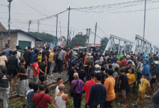 Nekat Terobos Palang, Pemotor Tewas Tertabrak KA Harina di Kokrosono Semarang Sore Hari
