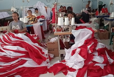 Perajin Bendera Merah Putih dan Umbul-umbul Panen Jelang HUT RI ke-81, Pesanan Meningkat 40 Persen