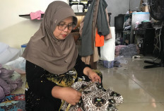 Cerita Penjahit Batang ingin Rasakan Cuan dari Seragam Sekolah Gratis