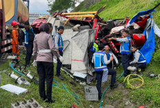 Seorang Tewas, Kecelakaan Libatkan 3 Truk di Tol Semarang-Solo, Dipicu Tronton Muat Trafo Rem Blong