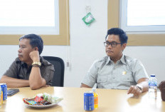 Jalan Rusak Kepung Desa Lebeteng Tegal, Warga Curhat Langsung ke DPRD