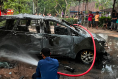 Toyota Kijang Innova Sedang Dilas Terbakar di Boyolali, Kerugian Rp110 Juta