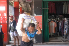 Kuli Panggul Pasar di Kudus Naik Haji, Berkah Kuota Susulan dan Jual Kambing Lunasi ONH