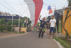 Nasionalisme ala Warga Denasri Kulon Batang, Bendera 250 Meter Disandingkan Lengko Sepanjang Jalan