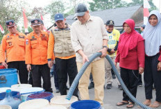 Empat Desa di Pulosari Terdampak Kekeringan, Bupati Pemalang Langsung Sigap Salurkan Air Bersih