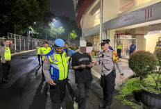 Polisi Amankan Suporter Mabuk Jelang Laga Persis Solo vs PSBS Biak di Stadion Manahan