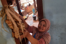 Makna Tersembunyi Tradisi Gantung Ketupat dan Lepet, Simbol Minta Maaf Saat Lebaran