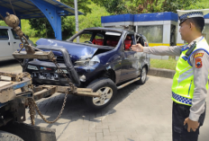 Manuver Memotong Jalur, Dua Kendaraan Pemudik Terlibat Kecelakaan di Tol Semarang–Solo