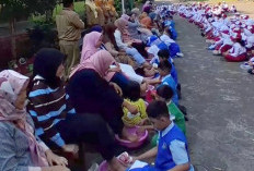 Tradisi Basuh Kaki, Momen Haru yang Menutup MPLS di SD Pakintelan 