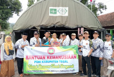 PGRI Kabupaten Tegal Beri Santunan Keluarga Guru Desa Padasari 