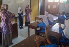 Cegah Kecacingan, Ribuan Siswa SDN di Batang Diberi Obat Gratis 