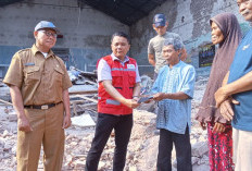 Kepedulian Pemkab Brebes, Camat Bumiayu Salurkan Tali Asih untuk Korban Gedung Hogwan Ambruk