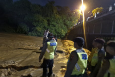 Hujan Deras Guyur Kudus, Sungai Gelis Meluap Rendam Pemukiman Warga