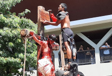 Totalitas Tanpa Make Up, Alex Devin Hidupkan Sosok Yesus di Jalan Salib di Gereja Bongsari Semarang