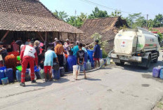 Atasi Kekeringan, PMI Rembang Salurkan 415 Ribu Liter Air Bersih ke Desa dan Sekolah