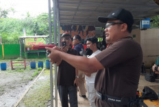 Menunggu Berbuka dengan Sensasi Menembak, Wartawan Jateng-DIY Ikuti Pelatihan di Jatidiri Semarang