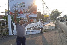 Kabel Menjuntai Semrawut di Pantura Batang, Akses ke DPRD Ikut Terganggu