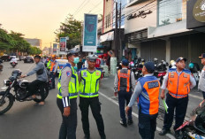 Dishub Semarang Sikat Parkir Liar di 5 Titik Strategis, Trotoar hingga Badan Jalan Dibersihkan