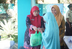 SMA Negeri 2 Tegal Bagikan 384 Paket Sembako melalui Program Smada Berbagi