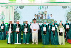 Wagub Jateng Serahkan Bisarah kepada 22 Penghafal Al-Qur’an di Rembang