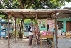 Mahasiswi KKN UMUS Buka Klinik Pembukuan Kas Sederhana untuk UMKM di Pagerbarang