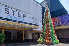 Pohon Natal dari Sampah Setinggi 8 Meter Berdiri di Gereja Semarang, Libatkan 50 Kg Limbah