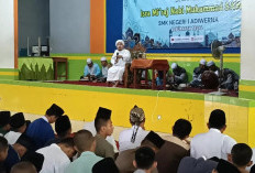 Gelar Peringatan Isra Miraj, Media Perkuat Iman Warga SMKN 1 Adiwerna