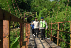 Wabup Suyono Tinjau Perbaikan Jembatan Gantung Si Goa Batang, Kondisinya Seperti Apa?