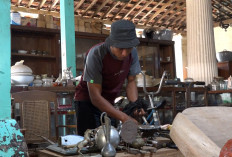 Berawal dari Hobi, Warga Kebumen Raup Rezeki dari Bisnis Barang Antik hingga Layani Kolektor Se-Indonesia