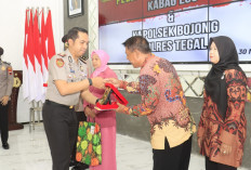 Kapolres Tegal Beri Penghargaan Pada Pelepasan Purna Tugas Pejabat Polres