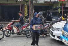 Tak Hanya Galang Dana, Mahasiswa Muhammadiyah Tegal Turun Langsung Jadi Relawan Tanah Bergerak Padasari