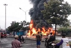 Diduga Korsleting Listrik, Lapak Pasar Loak Terminal Adiwerna Terbakar