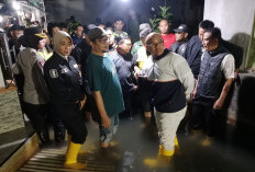 Bupati Faiz Tinjau Langsung Lokasi Banjir Batang, Tetapkan Tiga Prioritas Penanganan