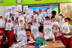 Cara Seru Mahasiswa KKN UMUS Brebes Kenalkan Batik ke Siswa SD Lewat Seni Kolase