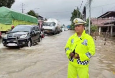 Jalur Pantura Kudus Pati Macet 4 Kilometer Akibat Genangan Banjir Setengah Meter