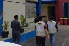 KPK Geruduk Bea Cukai Kudus, Lima Mobil Dikerahkan. Ruang Kepala Kantor Ikut Disisir