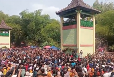 Puncak Tradisi Yaa Qowiyyu: Ribuan Warga Klaten Berebut 6,5 Ton Kue Apem, Berharap Keberkahan
