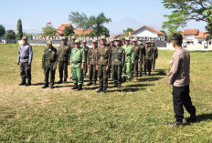 Polisi Gembleng Linmas Kedungbanteng Tegal untuk Bangun Keamanan Desa 
