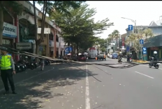 Tersangkut Truk Tangki BBM Pertamina, Kabel Listrik di Depan Grand Wahid Hotel Salatiga Putus 