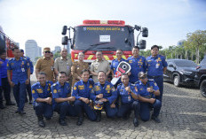 Perkuat Layanan Darurat, Kota Semarang Terima Hibah Mobil Damkar dari DKI Jakarta