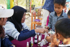 Tingkatkan Ekonomi Masyarakat Desa Penaki, KKN-T Undip Semarang Presentasikan Hasil Observasi